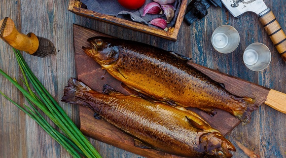 Форель копченая